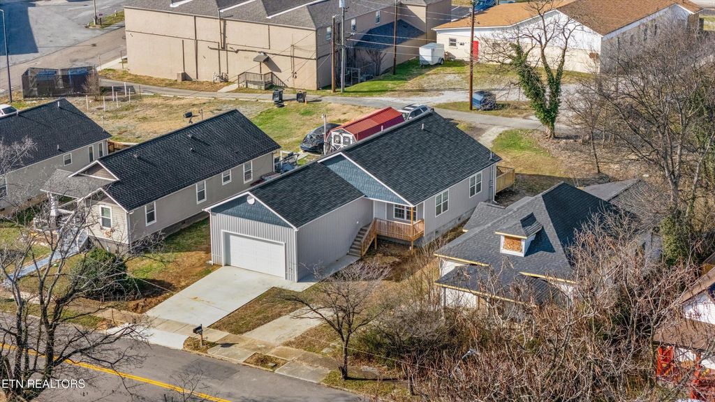 Photo of 2415 Louise Ave, Knoxville, TN 37915 (MLS # 1325074)