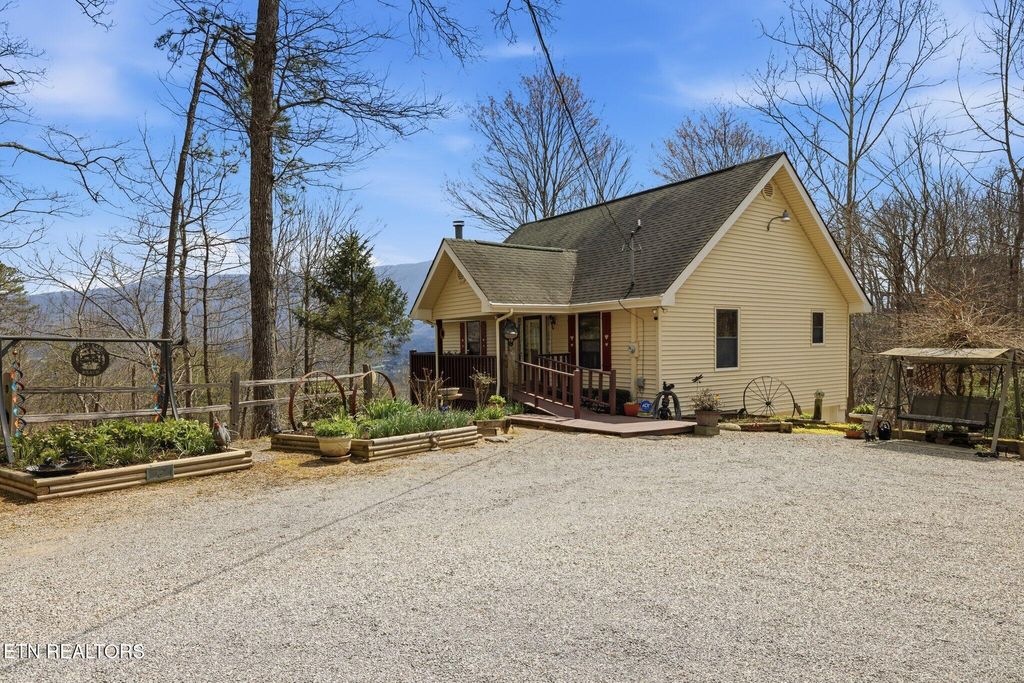 Photo of 3132 Wears Overlook Lane, Sevierville, TN 37862 (MLS # 1334438)