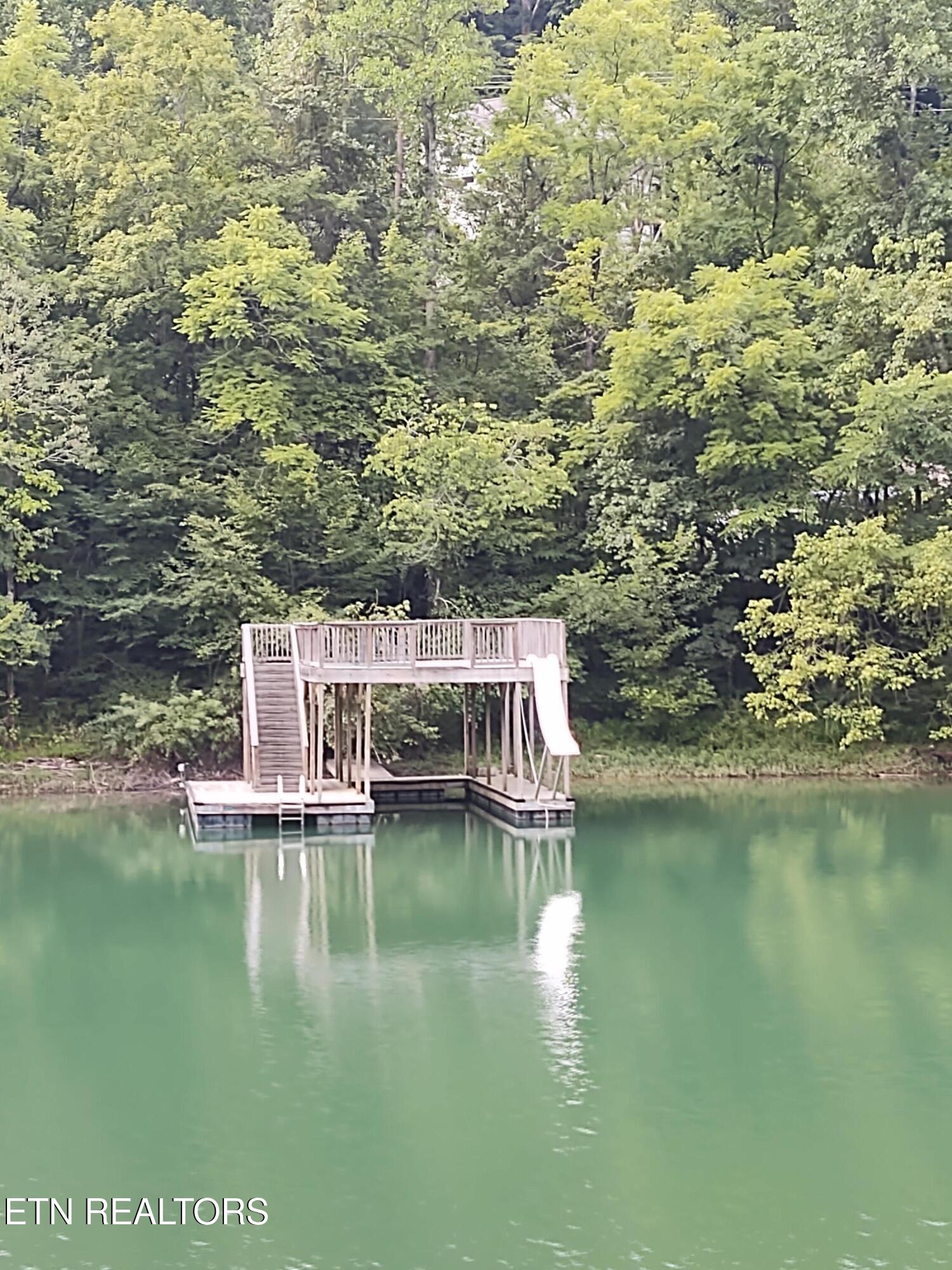 176 Flat Hollow Marina Rd