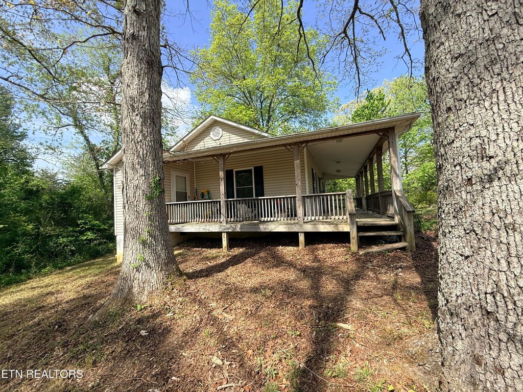Photo of 1258 Hensley Rd, Jamestown, TN 38556 (MLS # 1338201)