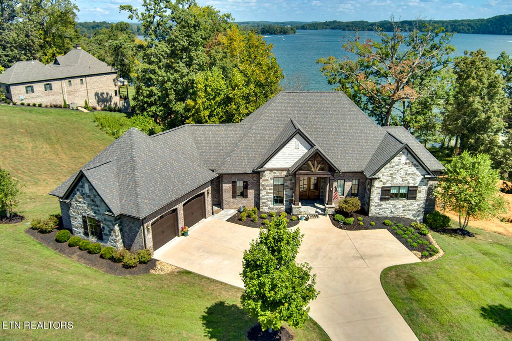 Photo of 17012 Lighthouse Pointe Drive, Lenoir City, TN 37772 (MLS # 1276439)
