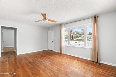 Tiny photo for 633 Shamrock Ave, Knoxville, TN 37917 (MLS # 1328782)