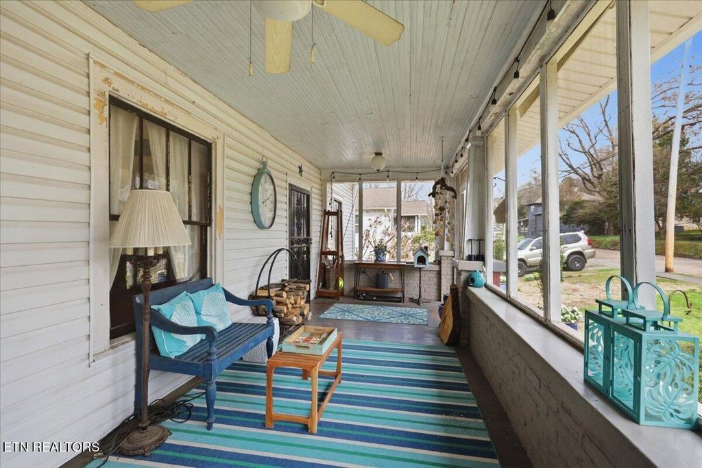 Photo of 227 W Goddard Ave, Maryville, TN 37803 (MLS # 1333625)