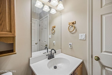 Tiny photo for 5508 Secluded Way, Knoxville, TN 37918 (MLS # 1344330)