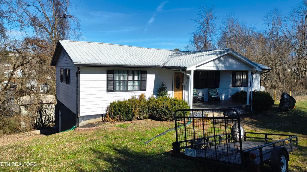 Photo of 827 Seabrook St, Newport, TN 37821 (MLS # 1325164)