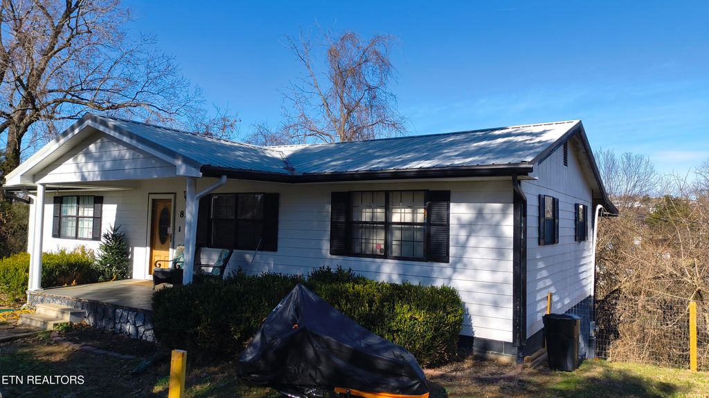 Photo of 827 Seabrook St, Newport, TN 37821 (MLS # 1325164)