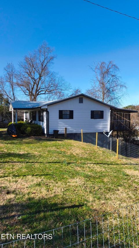 Tiny photo for 827 Seabrook St, Newport, TN 37821 (MLS # 1325164)