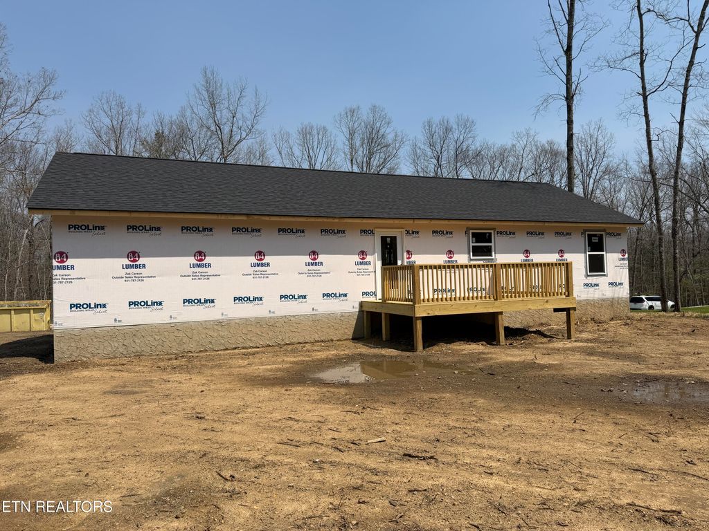 Photo of 922 Kemah Lane, Crossville, TN 38572 (MLS # 1335850)