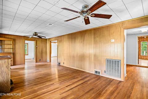 Tiny photo for 8229 E Lamar Alexander Parkway Pkwy, Townsend, TN 37882 (MLS # 1346643)