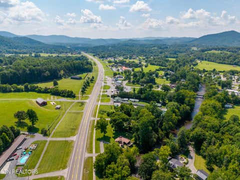 Tiny photo for 8229 E Lamar Alexander Parkway Pkwy, Townsend, TN 37882 (MLS # 1346643)