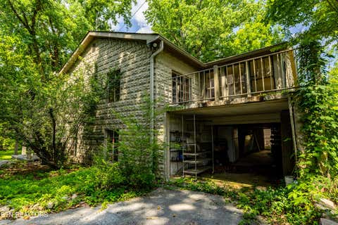 Tiny photo for 8229 E Lamar Alexander Parkway Pkwy, Townsend, TN 37882 (MLS # 1346643)