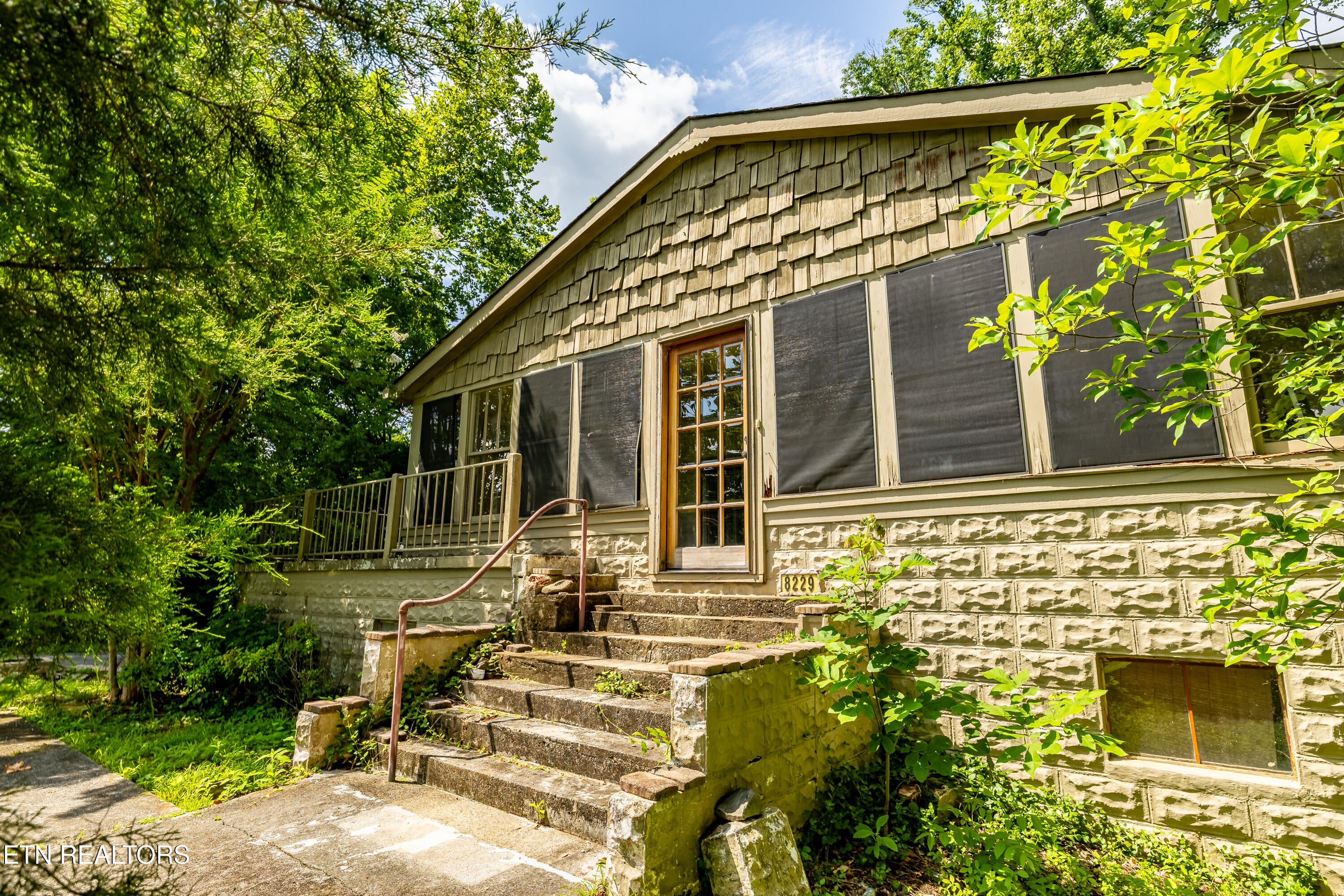 8229 E Lamar Alexander Parkway Pkwy