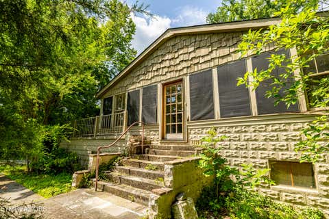 Tiny photo for 8229 E Lamar Alexander Parkway Pkwy, Townsend, TN 37882 (MLS # 1346643)