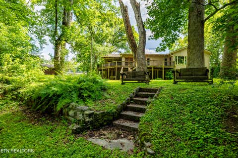 Tiny photo for 8229 E Lamar Alexander Parkway Pkwy, Townsend, TN 37882 (MLS # 1346643)