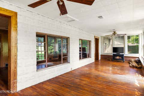 Tiny photo for 8229 E Lamar Alexander Parkway Pkwy, Townsend, TN 37882 (MLS # 1346643)