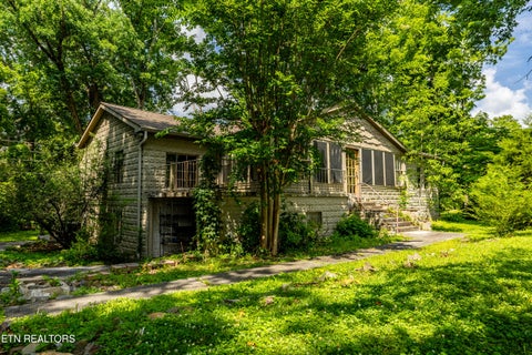 Tiny photo for 8229 E Lamar Alexander Parkway Pkwy, Townsend, TN 37882 (MLS # 1346643)