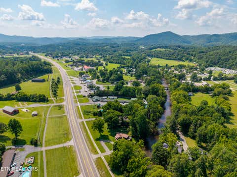 Tiny photo for 8229 E Lamar Alexander Parkway Pkwy, Townsend, TN 37882 (MLS # 1346643)