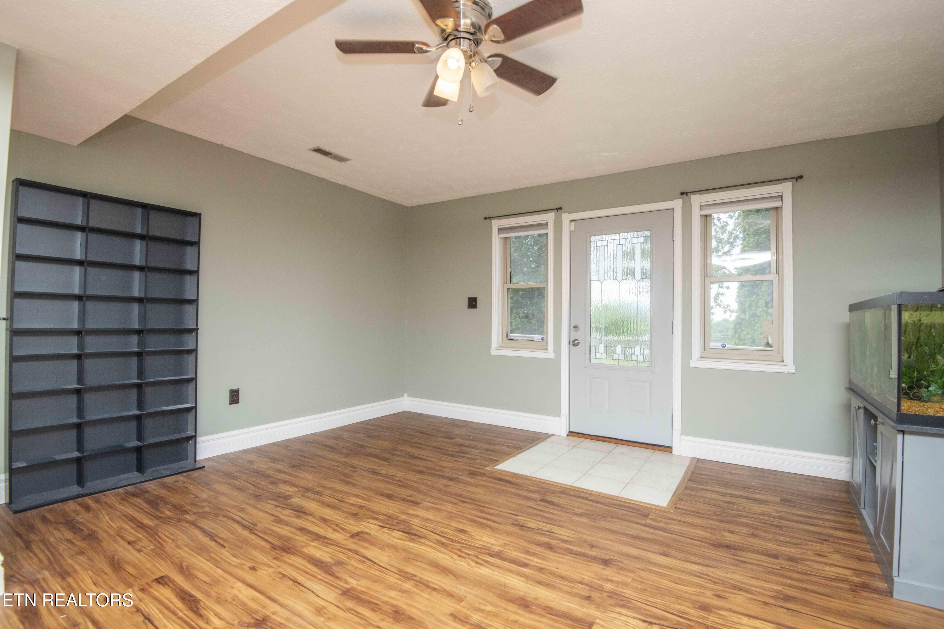 947 Lawnville Rd