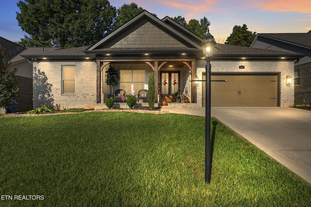 Photo of 7857 Saddlebrooke Drive, Knoxville, TN 37938 (MLS # 1317189)