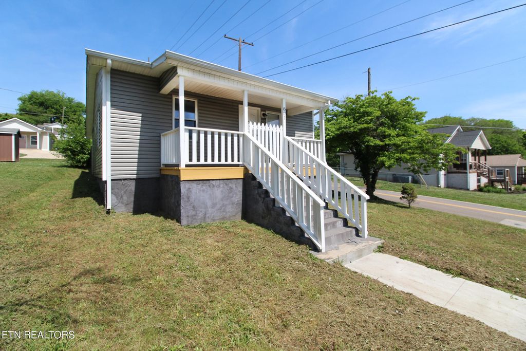 Photo of 801 W Emerald Ave, Knoxville, TN 37921 (MLS # 1339198)