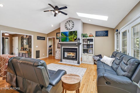 Tiny photo for 669 Potter Rd, Crossville, TN 38571 (MLS # 1355761)