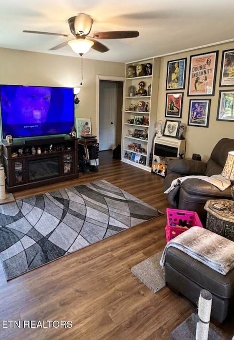 Tiny photo for 432 Linden Circle, LaFollette, TN 37766 (MLS # 1355597)