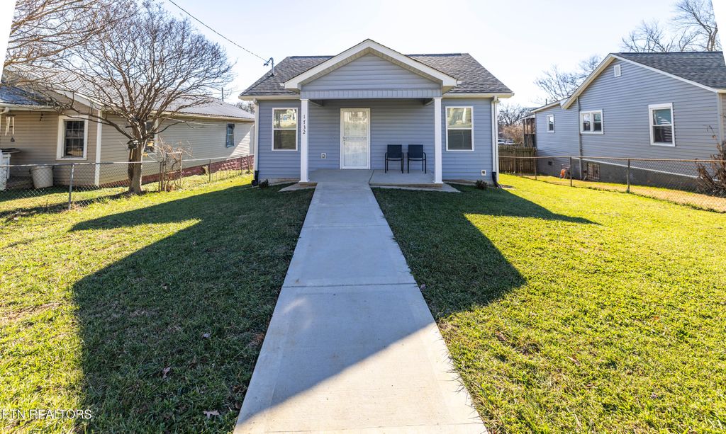 Photo of 1732 Jourolman Ave, Knoxville, TN 37921 (MLS # 1325378)