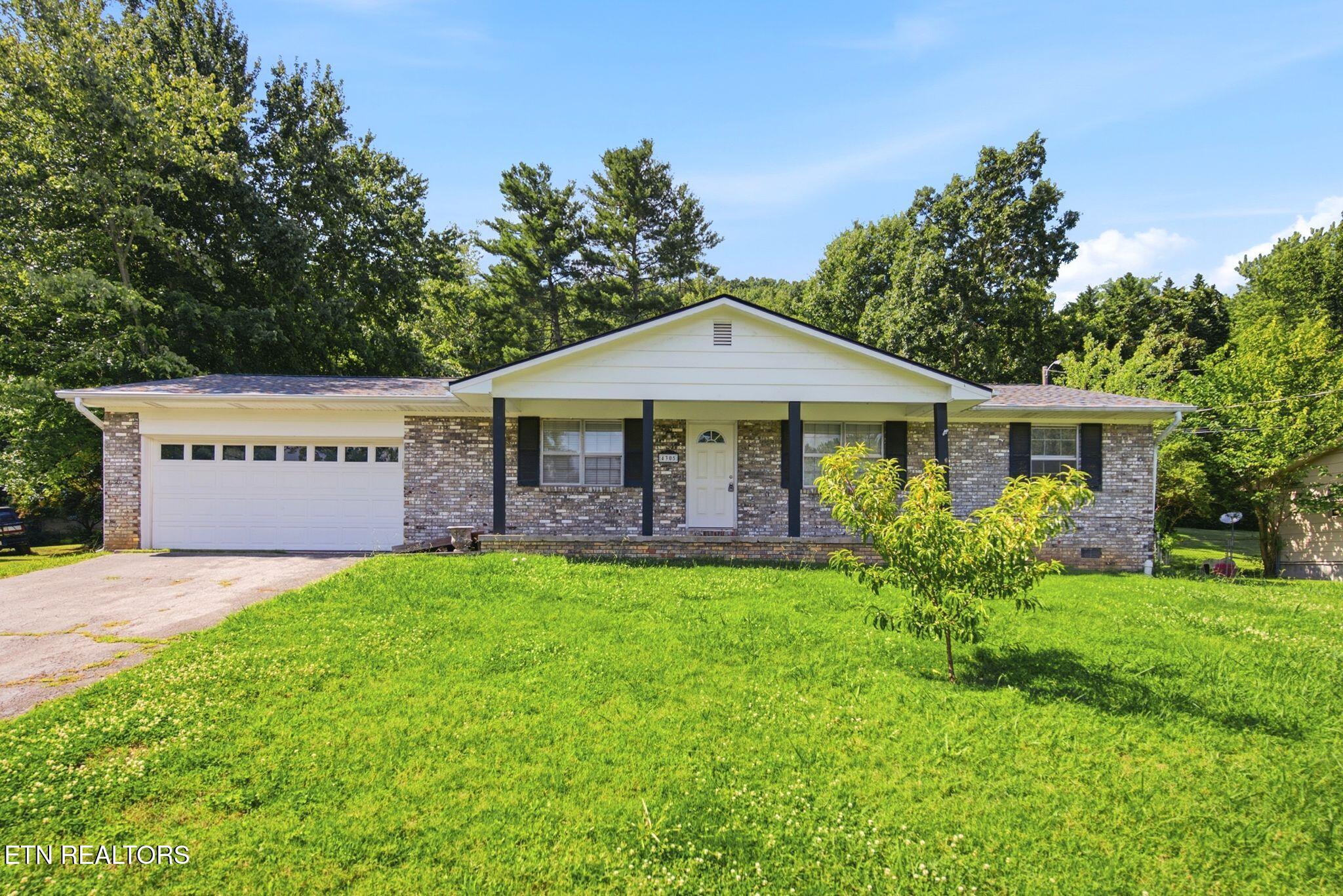 Photo 1 of 33 — 4305 Ohara Drive, Knoxville, TN 37918