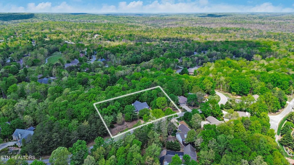 Photo of 126 Mariners Drive, Crossville, TN 38558 (MLS # 1339131)