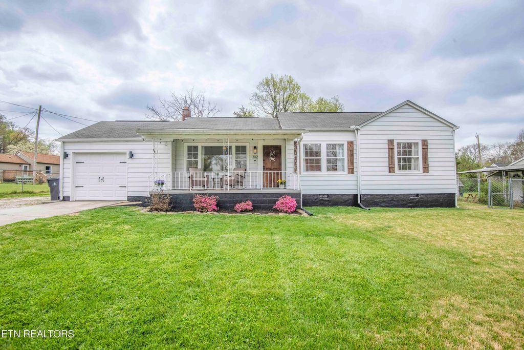 Photo of 302 Hamilton Rd, Knoxville, TN 37920 (MLS # 1335082)