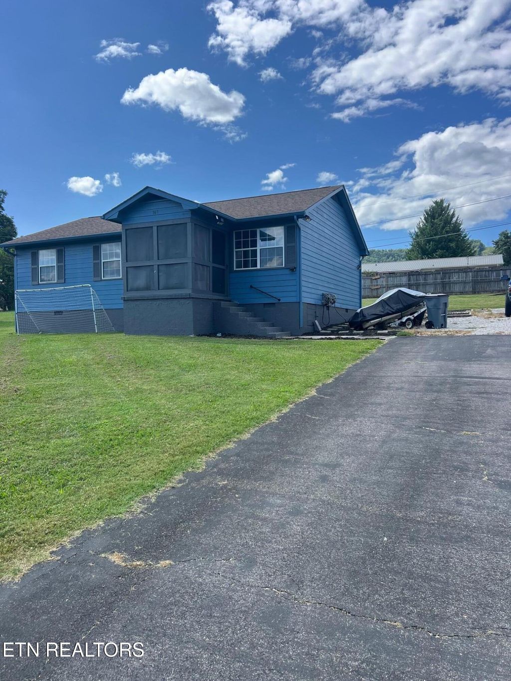 Photo of 168 Pack St, Jacksboro, TN 37757 (MLS # 1311682)