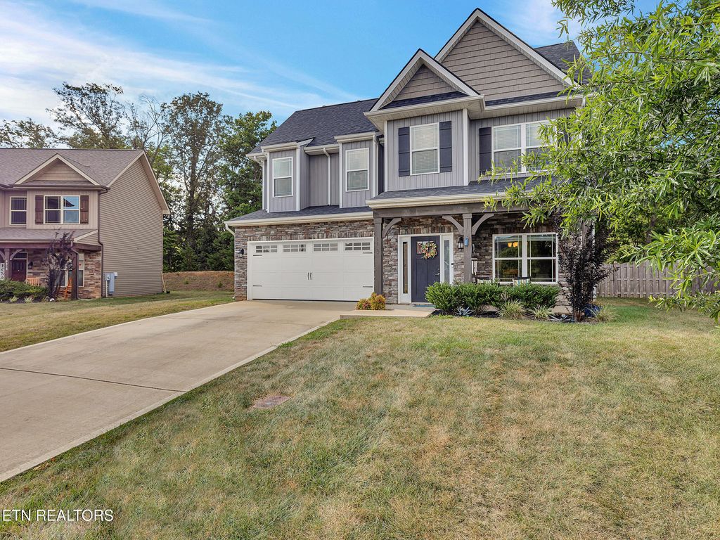 Photo of 1139 Aspen Glen Drive, Alcoa, TN 37701 (MLS # 1308546)