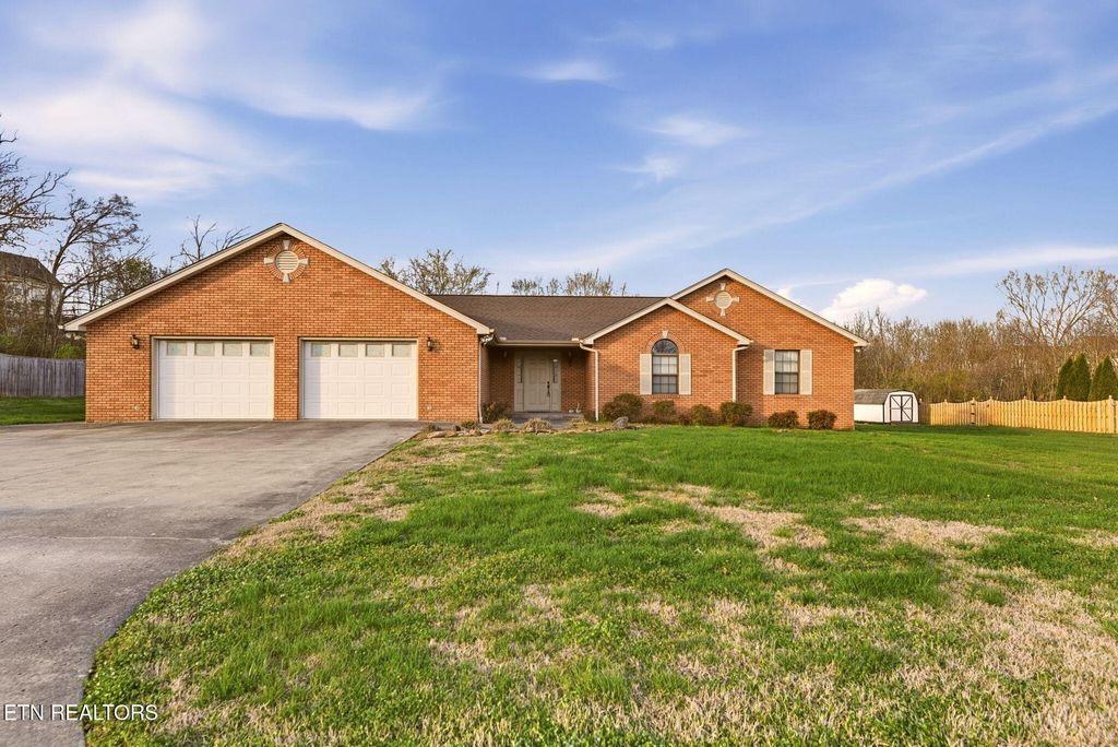 Photo of 5905 Clearbrook Drive, Knoxville, TN 37918 (MLS # 1333577)