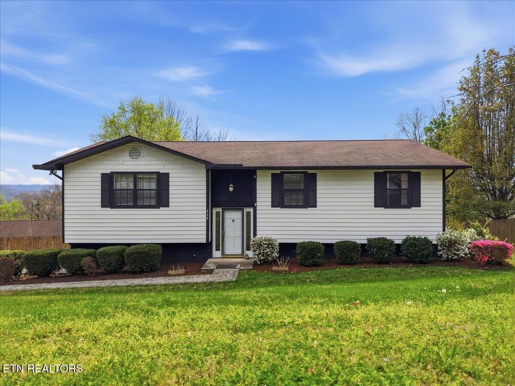 Photo of 239 Bello Rd, Tazewell, TN 37879 (MLS # 1335571)