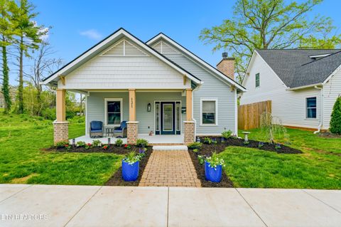 Photo of 121 Leonard Place, Knoxville, TN 37917 (MLS # 1335293)