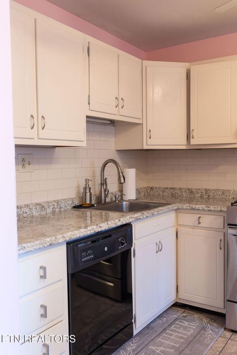 Tiny photo for 3636 Taliluna Ave #402, Knoxville, TN 37919 (MLS # 1330340)