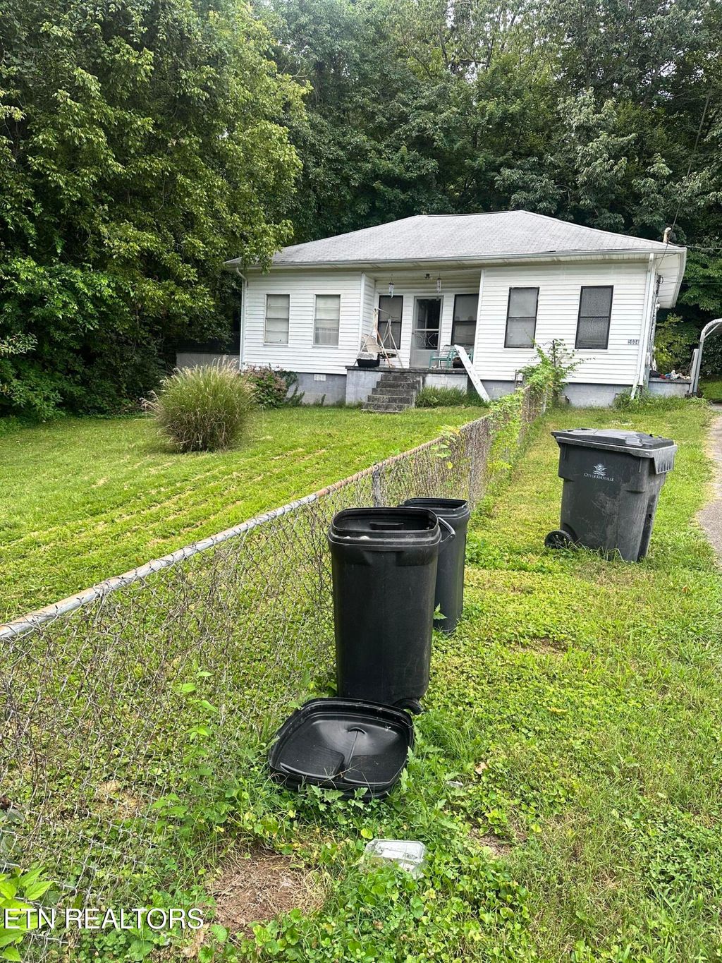 Photo of 5604 Madonna Circle, Knoxville, TN 37918 (MLS # 1349304)