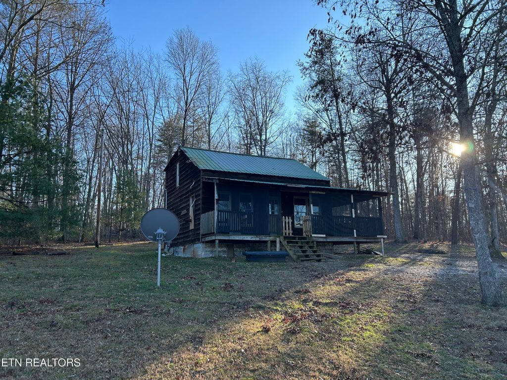 Photo of 346 Scott Wyatt Rd, Deer Lodge, TN 37726 (MLS # 1318326)
