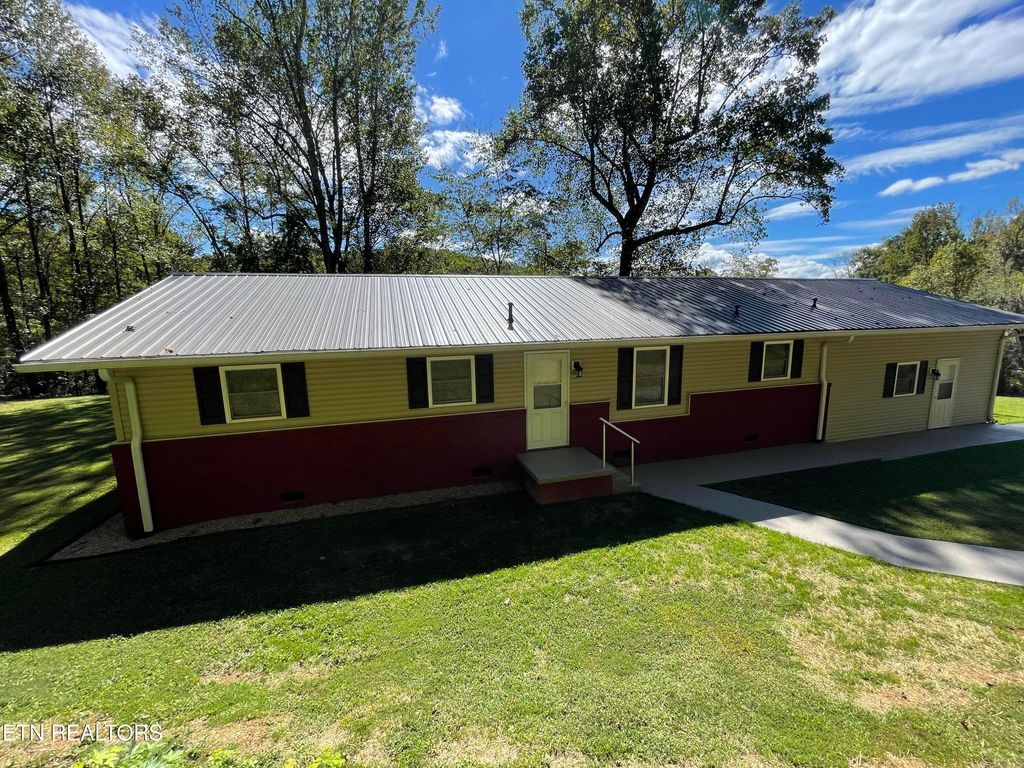 Photo of 134 Hillview Terrace Drive, Harriman, TN 37748 (MLS # 1332972)