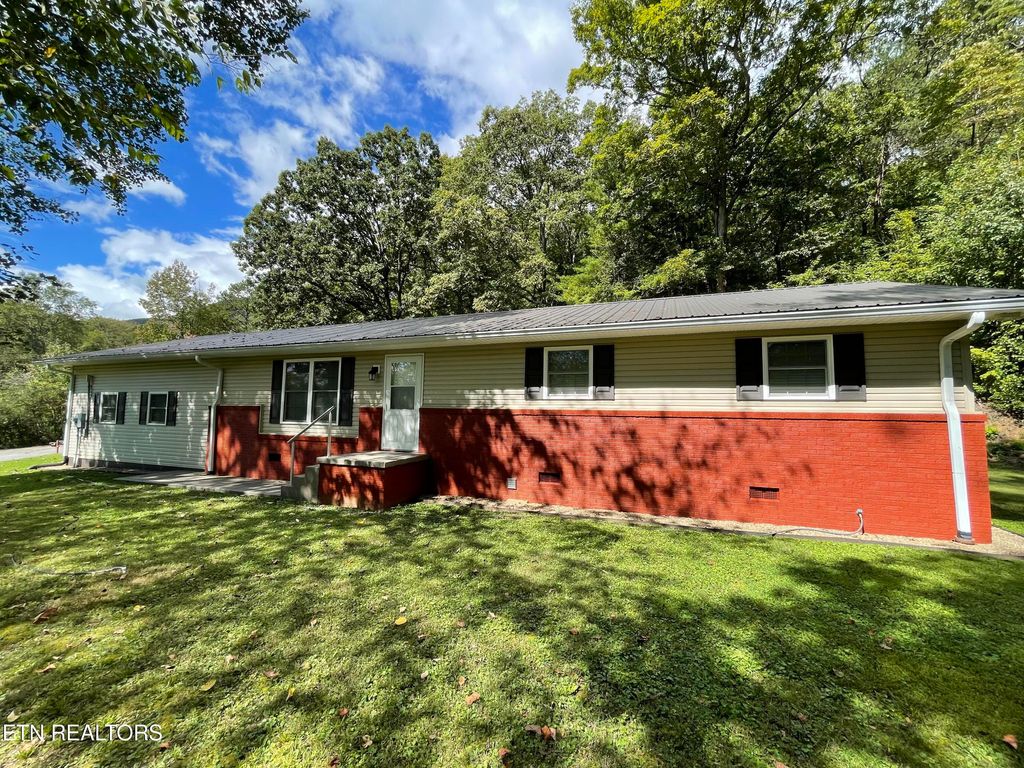 Photo of 134 Hillview Terrace Drive, Harriman, TN 37748 (MLS # 1332972)