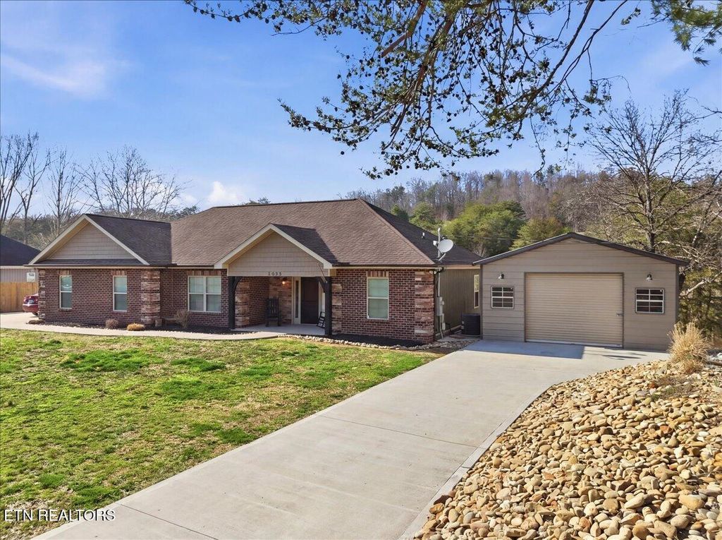 Photo of 7025 Thomas Weaver Rd, Knoxville, TN 37938 (MLS # 1332018)