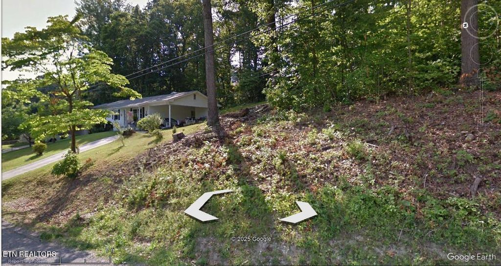 Photo of W Hemlock St, LaFollette, TN 37766 (MLS # 1314256)