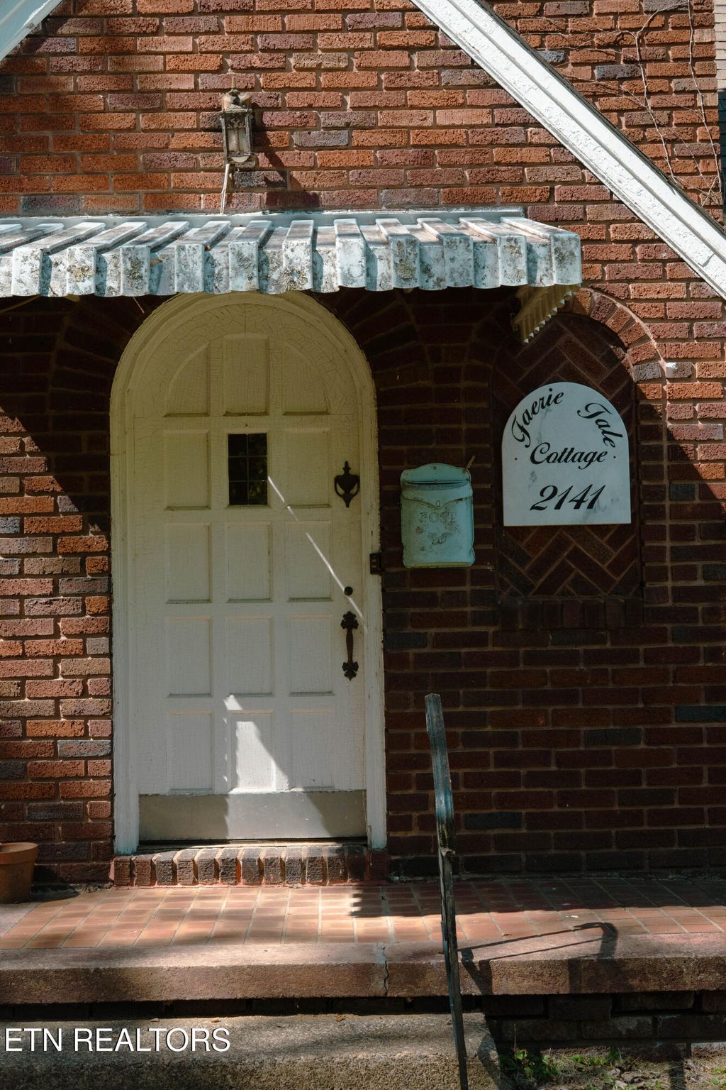 Photo of 2141 Island Home Blvd, Knoxville, TN 37920 (MLS # 1337320)