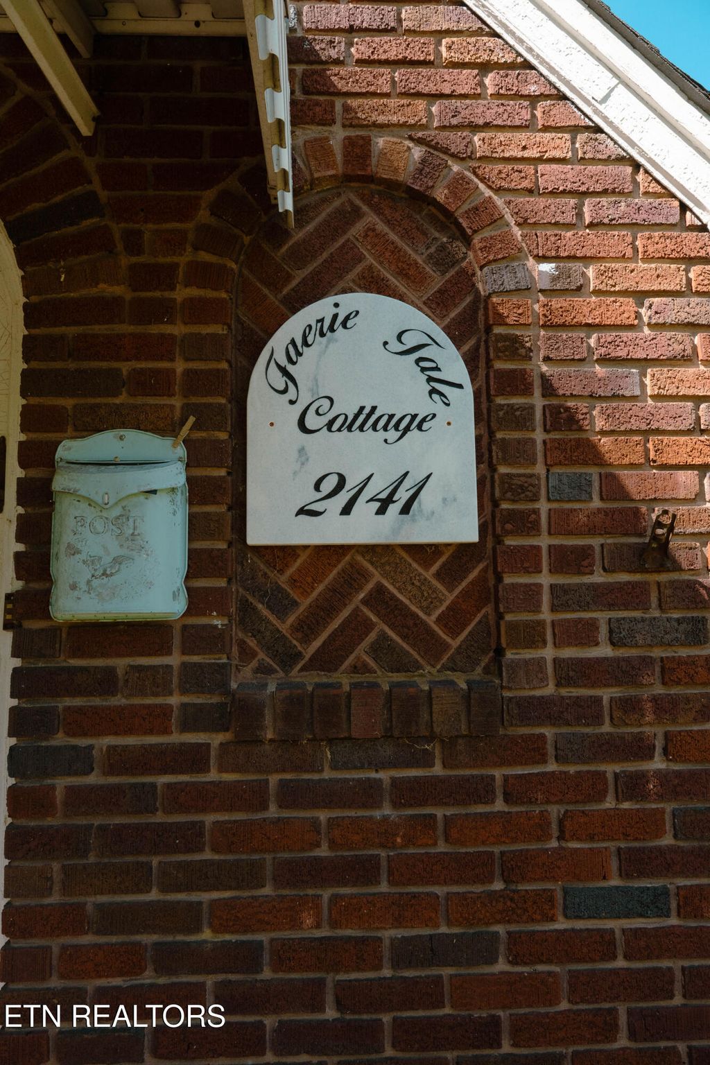 Photo of 2141 Island Home Blvd, Knoxville, TN 37920 (MLS # 1337320)