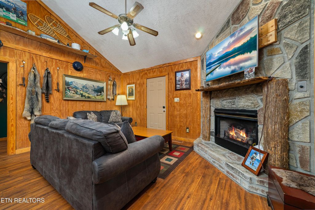 Photo of 719 Kings Hills Blvd, Pigeon Forge, TN 37863 (MLS # 1304810)