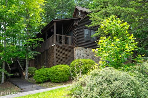 719 Kings Hills Blvd Pigeon Forge TN 37863