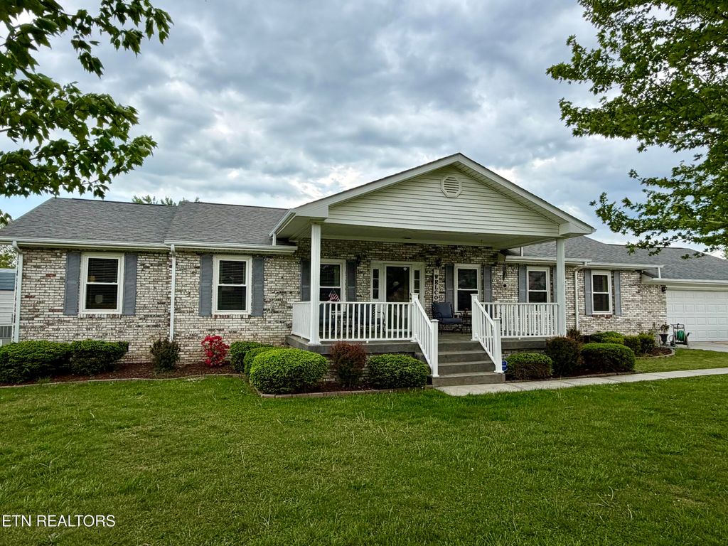 Photo of 242 Thacker Drive, LaFollette, TN 37766 (MLS # 1337627)