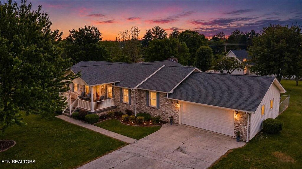 Photo of 242 Thacker Drive, LaFollette, TN 37766 (MLS # 1337627)