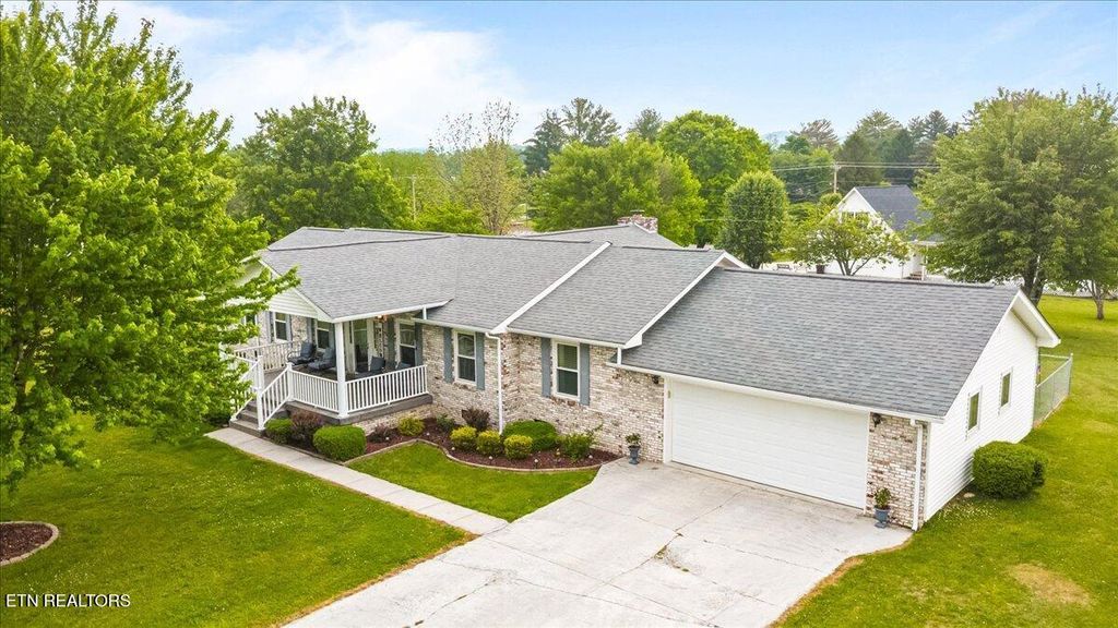 Photo of 242 Thacker Drive, LaFollette, TN 37766 (MLS # 1337627)