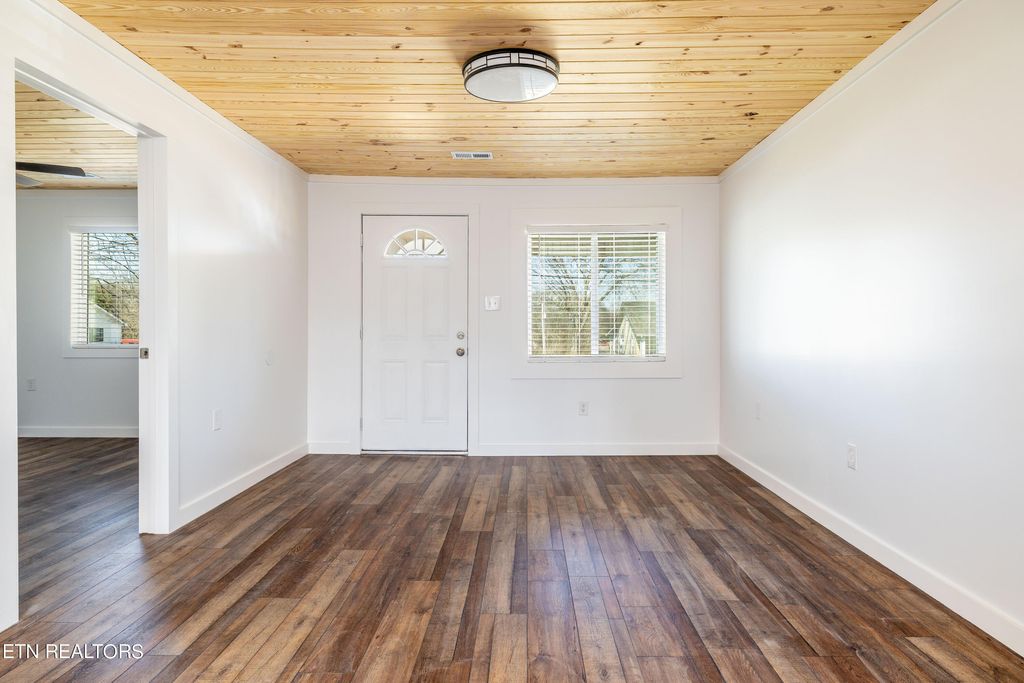 Photo of 554 E Lincoln Rd, Alcoa, TN 37701 (MLS # 1252833)